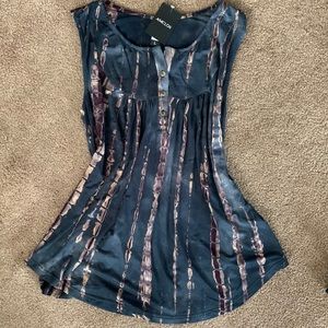 NWT flowy tank